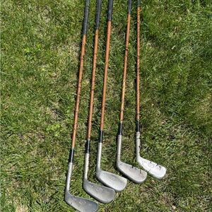 Vintage Golf Club Set with Black and Silver Finish